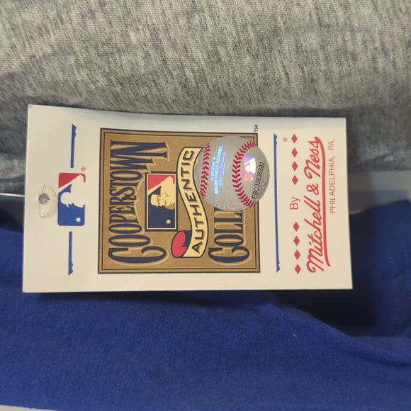 Mitchell & Ness Atlanta Braves 4 Button Henley NWT - Picture 3 of 8